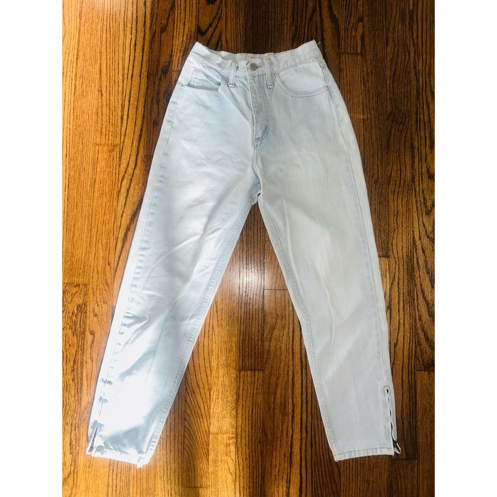 Vintage Guess Light Wash Jeans 90’s Straight Leg 28